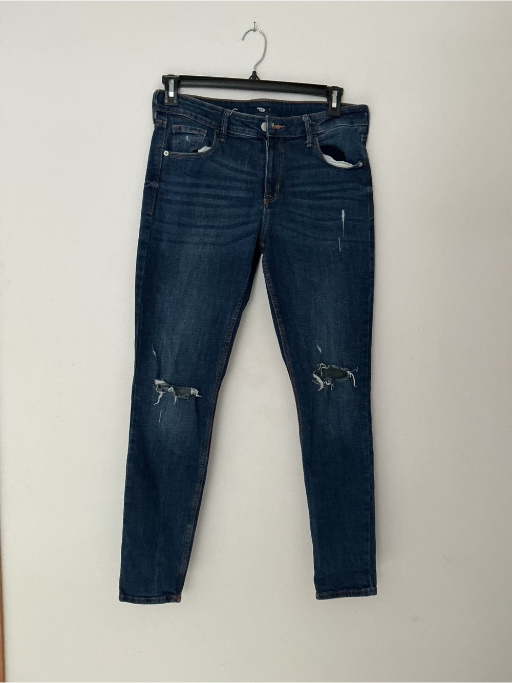 Old Navy Medium Dark Blue Distressed Skinny Jeans. Size 12.